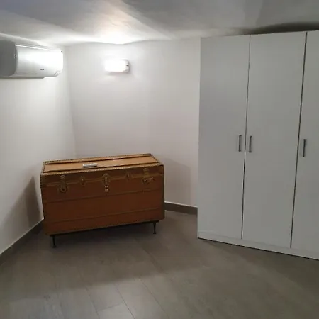 Rosa Al Museo Napoli