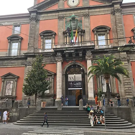Rosa Al Museo Napels